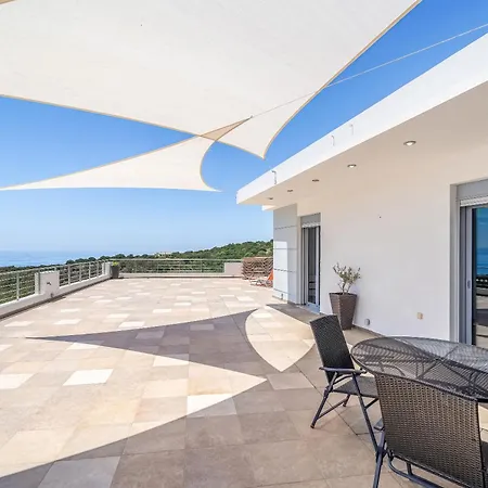 M And T Seaview 360 Villa *